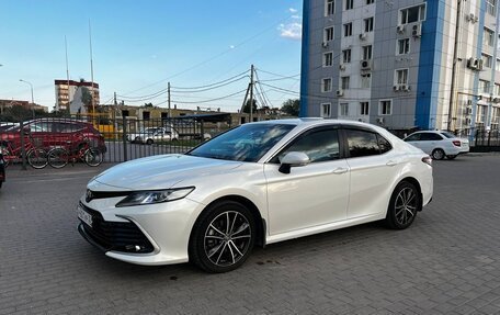 Toyota Camry, 2021 год, 2 700 000 рублей, 4 фотография