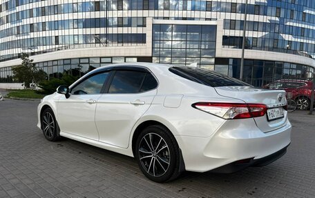 Toyota Camry, 2021 год, 2 700 000 рублей, 5 фотография