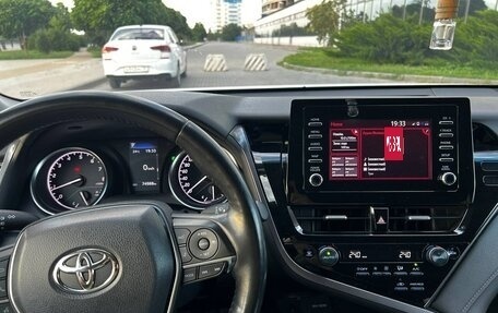 Toyota Camry, 2021 год, 2 700 000 рублей, 10 фотография
