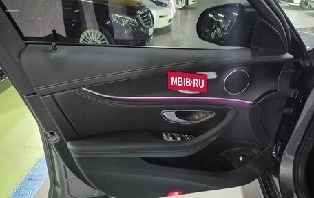 Mercedes-Benz E-Класс, 2022 год, 3 980 000 рублей, 9 фотография