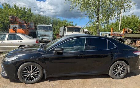 Toyota Camry, 2021 год, 2 000 000 рублей, 6 фотография