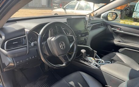Toyota Camry, 2021 год, 2 000 000 рублей, 3 фотография