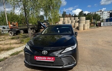 Toyota Camry, 2021 год, 2 000 000 рублей, 7 фотография