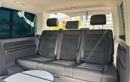 Volkswagen Multivan T6 рестайлинг, 2022 год, 5 670 000 рублей, 12 фотография