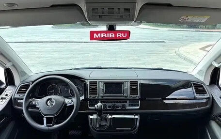 Volkswagen Multivan T6 рестайлинг, 2022 год, 5 670 000 рублей, 9 фотография