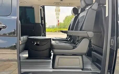 Volkswagen Multivan T6 рестайлинг, 2022 год, 5 670 000 рублей, 16 фотография