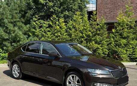 Skoda Superb III рестайлинг, 2019 год, 2 750 000 рублей, 3 фотография
