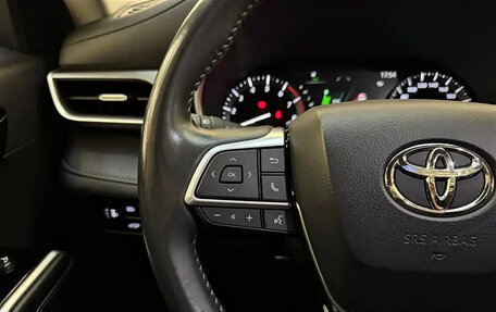 Toyota Highlander, 2024 год, 3 988 000 рублей, 5 фотография