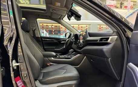 Toyota Highlander, 2024 год, 3 988 000 рублей, 22 фотография