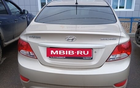 Hyundai Solaris II рестайлинг, 2012 год, 800 000 рублей, 2 фотография
