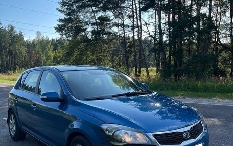 KIA cee'd I рестайлинг, 2011 год, 599 000 рублей, 2 фотография
