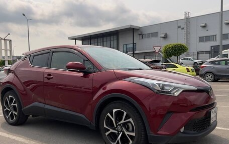 Toyota C-HR I рестайлинг, 2017 год, 1 950 000 рублей, 6 фотография
