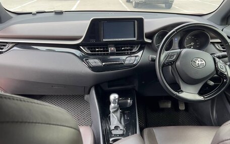 Toyota C-HR I рестайлинг, 2017 год, 1 950 000 рублей, 10 фотография