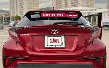 Toyota C-HR I рестайлинг, 2017 год, 1 950 000 рублей, 15 фотография