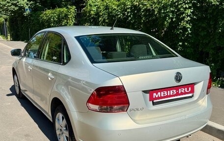 Volkswagen Polo VI (EU Market), 2011 год, 830 000 рублей, 2 фотография