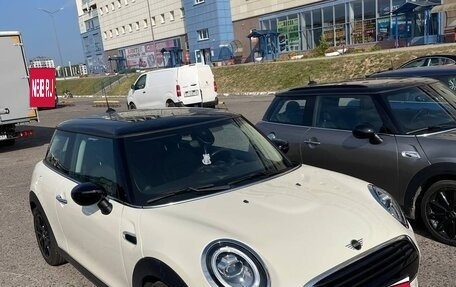 MINI Hatch, 2019 год, 1 950 000 рублей, 4 фотография
