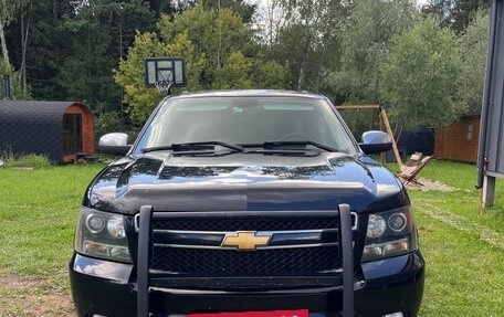 Chevrolet Tahoe III, 2011 год, 2 500 000 рублей, 2 фотография