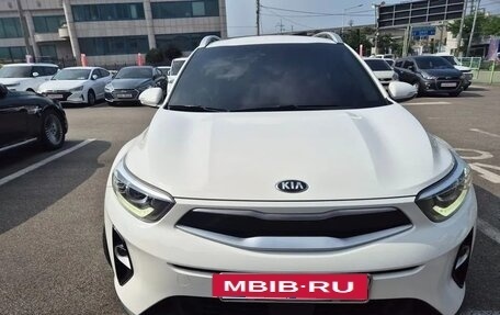 KIA Stonic, 2022 год, 1 400 000 рублей, 3 фотография