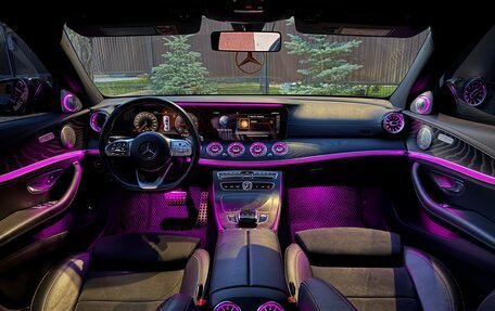Mercedes-Benz E-Класс, 2018 год, 3 300 000 рублей, 9 фотография