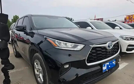 Toyota Highlander, 2025 год, 5 300 000 рублей, 3 фотография