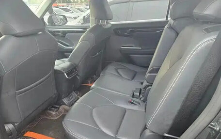 Toyota Highlander, 2025 год, 5 300 000 рублей, 9 фотография