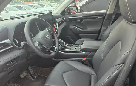 Toyota Highlander, 2025 год, 5 300 000 рублей, 8 фотография