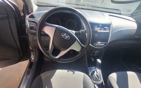 Hyundai Solaris II рестайлинг, 2013 год, 650 000 рублей, 19 фотография