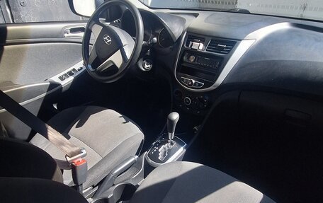 Hyundai Solaris II рестайлинг, 2013 год, 650 000 рублей, 16 фотография