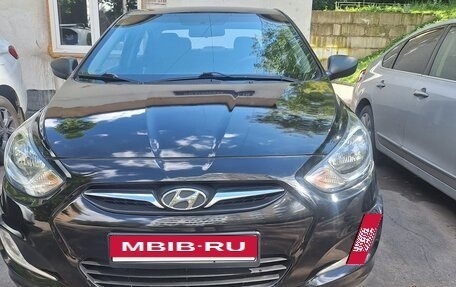 Hyundai Solaris II рестайлинг, 2013 год, 650 000 рублей, 2 фотография