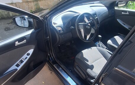 Hyundai Solaris II рестайлинг, 2013 год, 650 000 рублей, 15 фотография