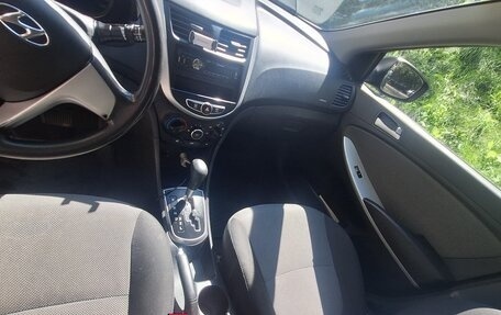 Hyundai Solaris II рестайлинг, 2013 год, 650 000 рублей, 18 фотография