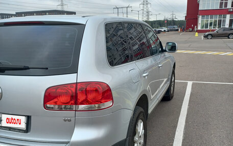 Volkswagen Touareg III, 2006 год, 1 500 000 рублей, 1 фотография