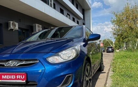 Hyundai Solaris II рестайлинг, 2011 год, 650 000 рублей, 2 фотография