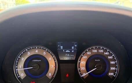 Hyundai Solaris II рестайлинг, 2011 год, 650 000 рублей, 18 фотография