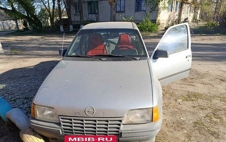 Opel Kadett E рестайлинг, 1986 год, 125 000 рублей, 16 фотография