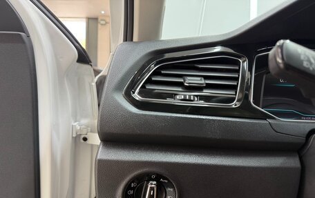 Volkswagen T-Roc I, 2022 год, 1 975 000 рублей, 11 фотография