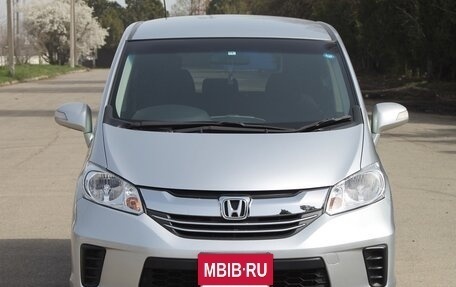 Honda Freed I, 2015 год, 1 050 000 рублей, 2 фотография