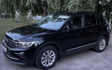 Volkswagen Tiguan II, 2021 год, 2 900 000 рублей, 4 фотография