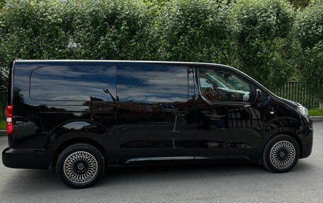 Peugeot Traveller I, 2018 год, 2 600 000 рублей, 5 фотография