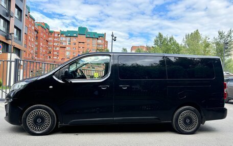 Peugeot Traveller I, 2018 год, 2 600 000 рублей, 4 фотография
