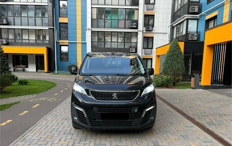 Peugeot Traveller I, 2018 год, 2 600 000 рублей, 10 фотография