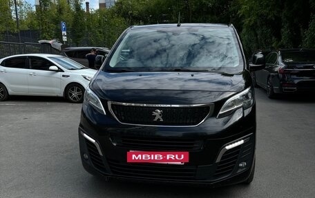 Peugeot Traveller I, 2018 год, 2 600 000 рублей, 2 фотография