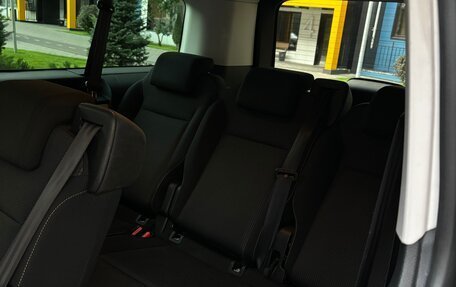 Peugeot Traveller I, 2018 год, 2 600 000 рублей, 17 фотография