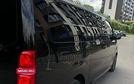 Peugeot Traveller I, 2018 год, 2 600 000 рублей, 8 фотография
