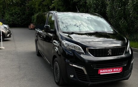 Peugeot Traveller I, 2018 год, 2 600 000 рублей, 3 фотография