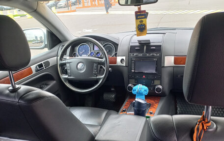 Volkswagen Touareg III, 2006 год, 1 500 000 рублей, 2 фотография