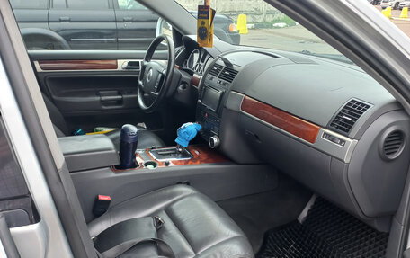 Volkswagen Touareg III, 2006 год, 1 500 000 рублей, 3 фотография