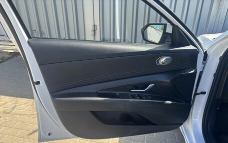 Hyundai Elantra, 2021 год, 1 850 000 рублей, 13 фотография