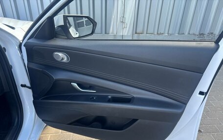 Hyundai Elantra, 2021 год, 1 850 000 рублей, 16 фотография