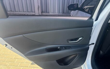 Hyundai Elantra, 2021 год, 1 850 000 рублей, 15 фотография